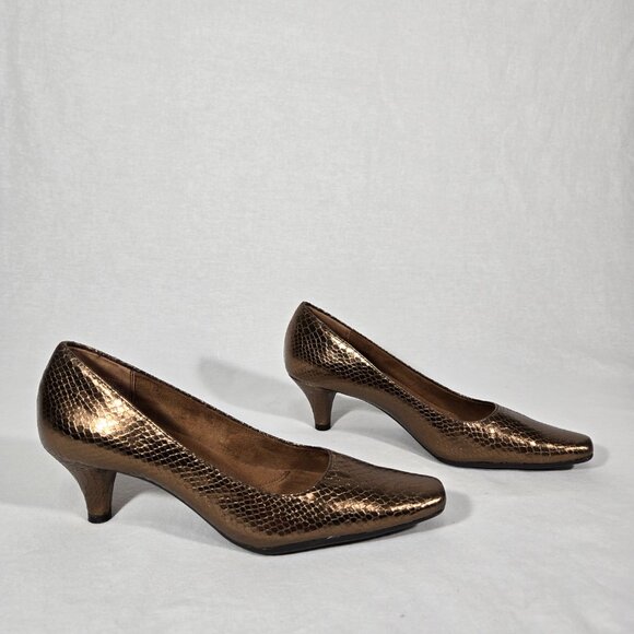 AEROSOLES Cheerful HEELREST Gold Snake Print Square Toe Kitten Heel Pumps Size 8 - Picture 1 of 17